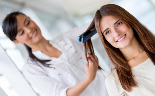 Being well-groomed and having a nice hairstyle are good tips for a person preparing for a job interview.